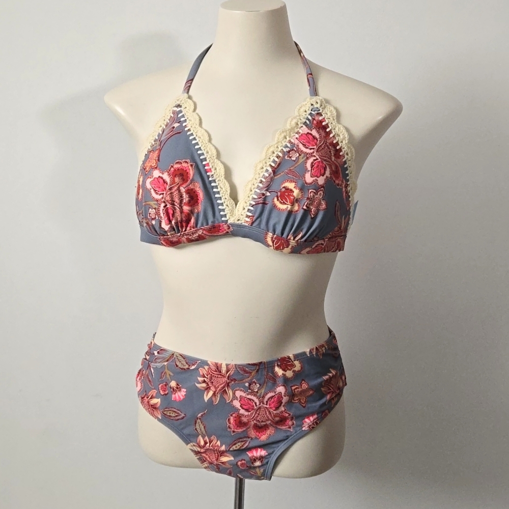 Crocheted Boho Bikini (M/L) - Picture 3 of 15